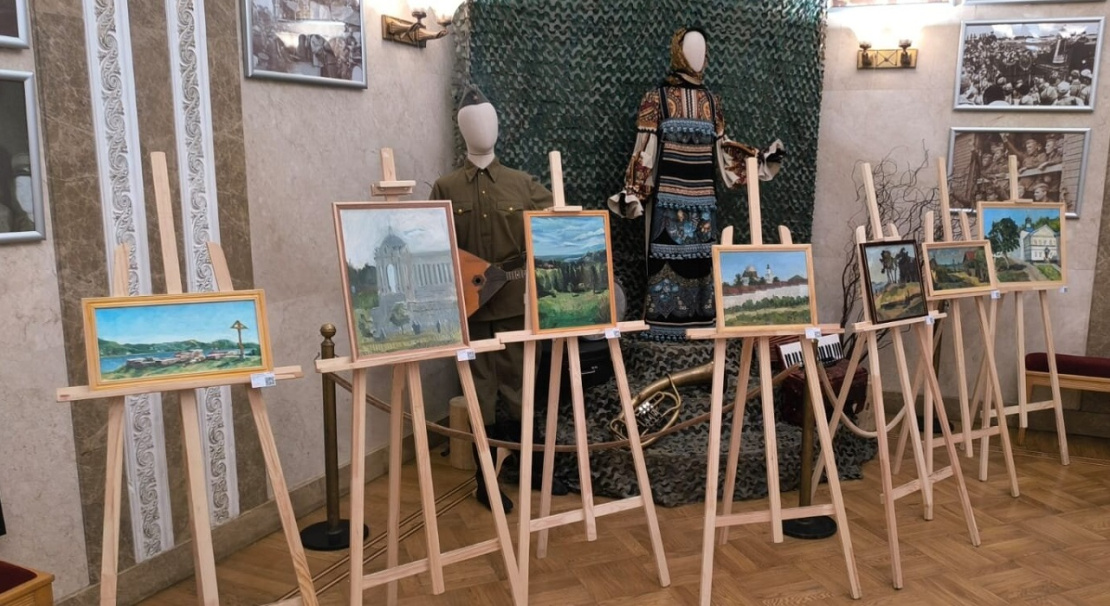 Moscow Polytech Donates Student Paintings to Children's Hospice Charity Fund