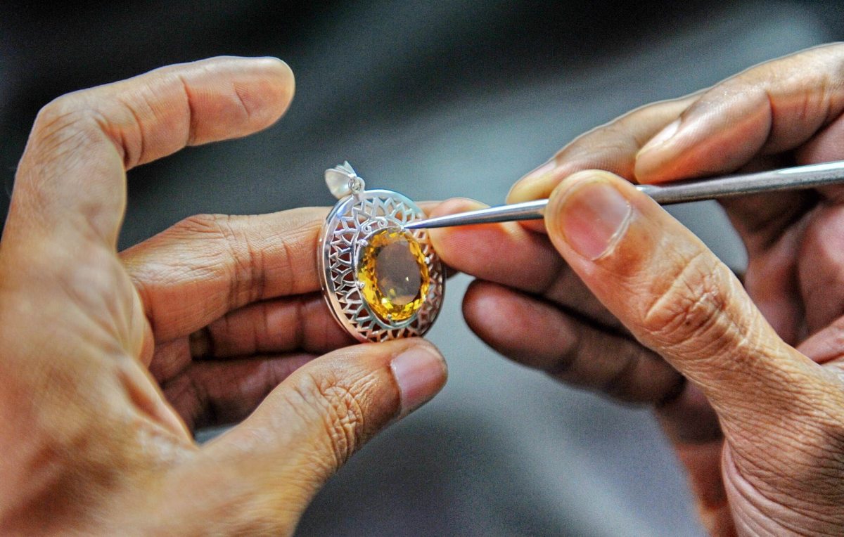 Moscow Poly Trains in Jewelry Experts
