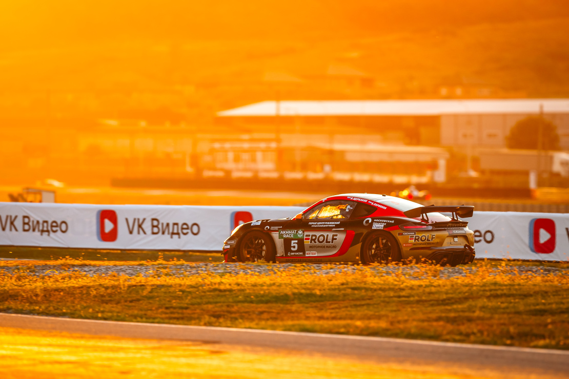 Sportcar-Racing-Team2.jpg