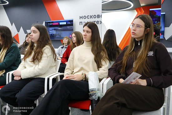 Абитуриенты Московского Политеха узнали, чему научатся в художественной школе «Полиграф»
